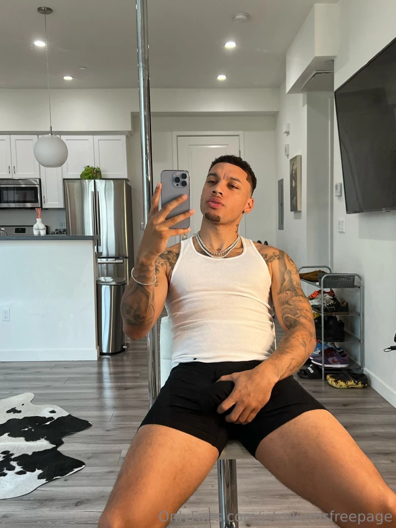 jstrokumsfreepage - Should i collab with my bro airthugger his page is only 4 onlyfans com 