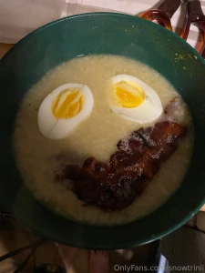 Made some rice porridge from mulan cause i ve been so sick with covid