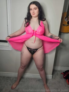 Who would like to see this page have a 4 99 subscription to see some