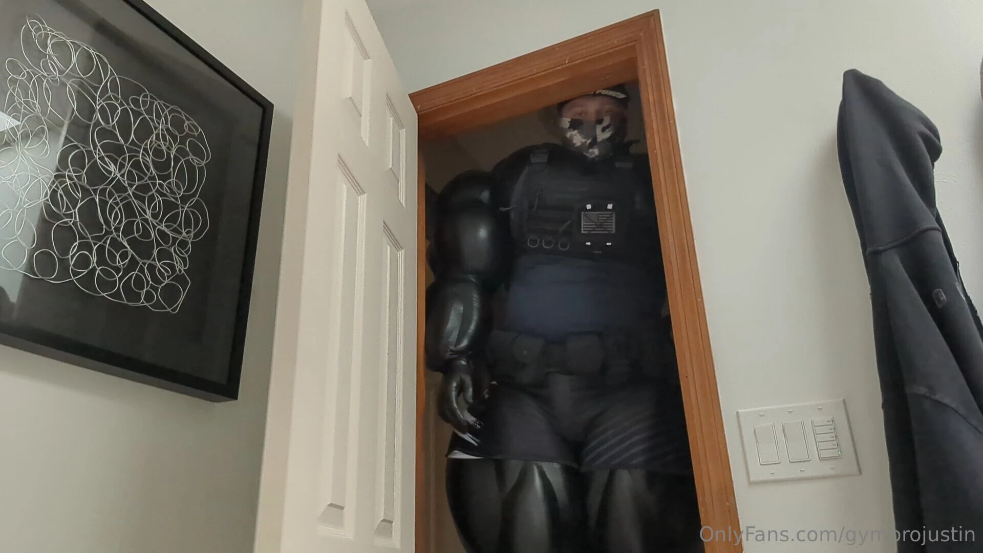 I told you to make the doors bigger what you can t hear me from down 