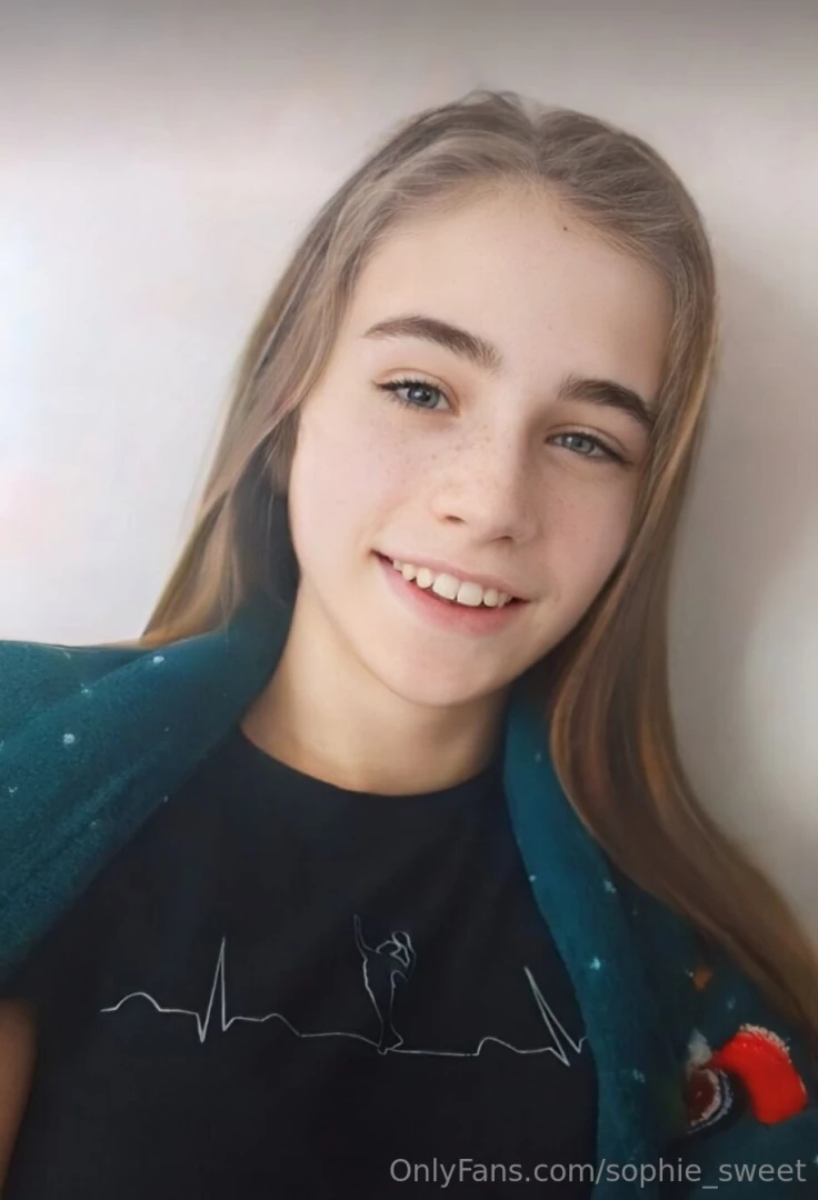 Honeyfoxvip is wet right now busty babe honeyfoxvip honeyfoxvip loves part 74 