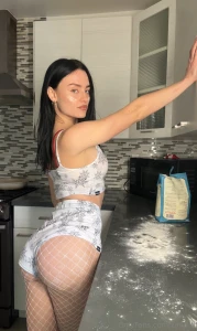 Why bake when i m already the dessert