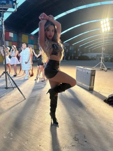 Which photo do you like more 1 or 2 part 7