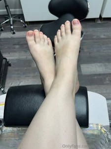 My cute naturals mid pedi