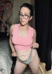 Happy friday everyone here is all of the content i posted on my vip part 1