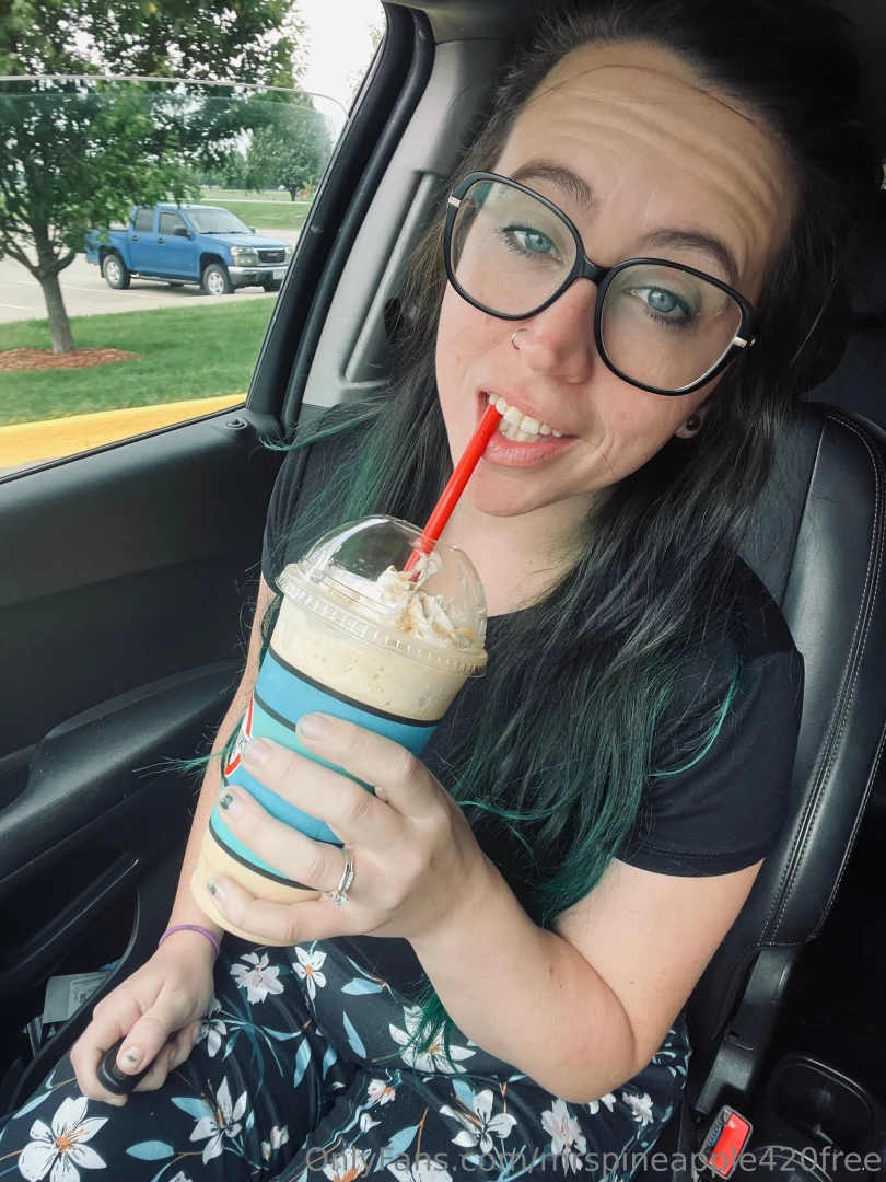 Good morning everyone unlock five new titty pics from my coffee 