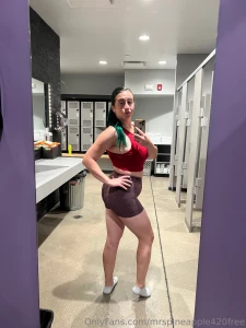 Daily gym sauna pics unlock 6 brand new nudes from my workout today part 2