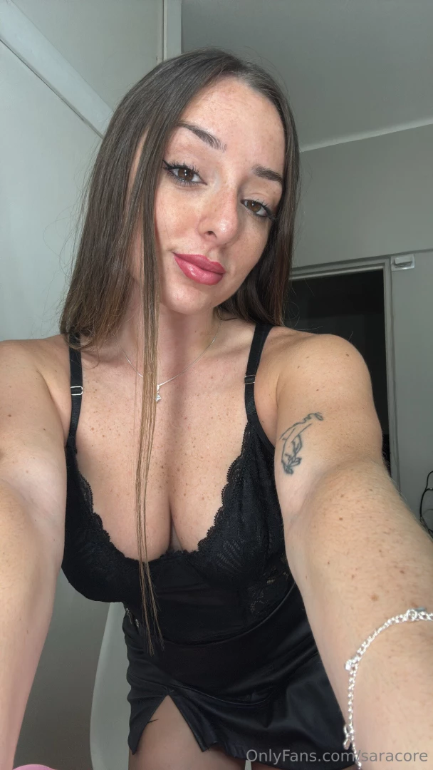 Looking for someone who can please me and love me all night long 