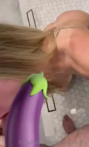 Sucking cock in the shower i m in the shower minding my own business