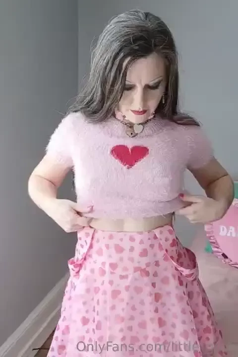 It s a cool morning and my sweater pokies prove it have a happy tiny 