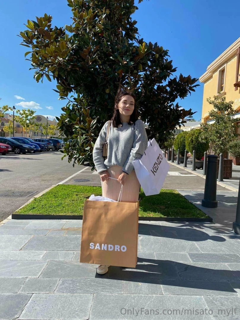 It s a great day for shopping 