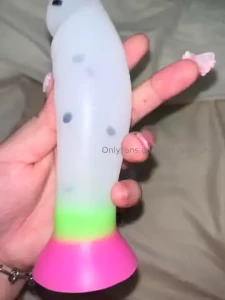 Trying my new dildos out _