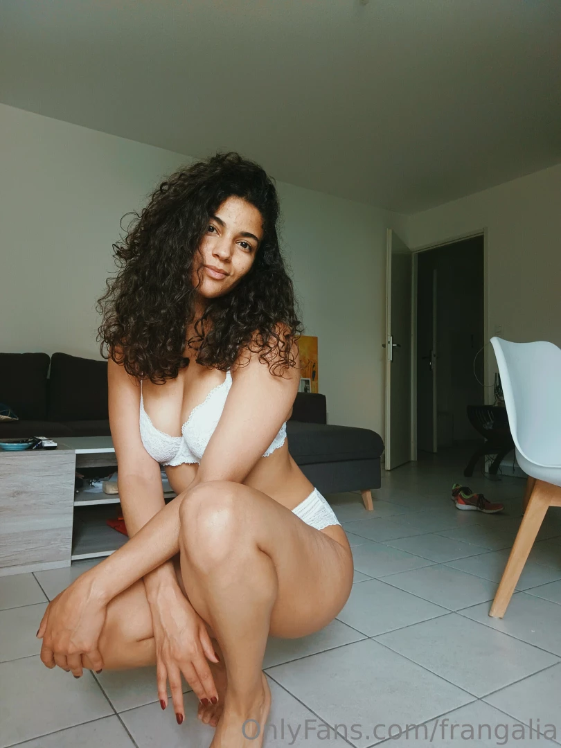 I love white underwear and u 