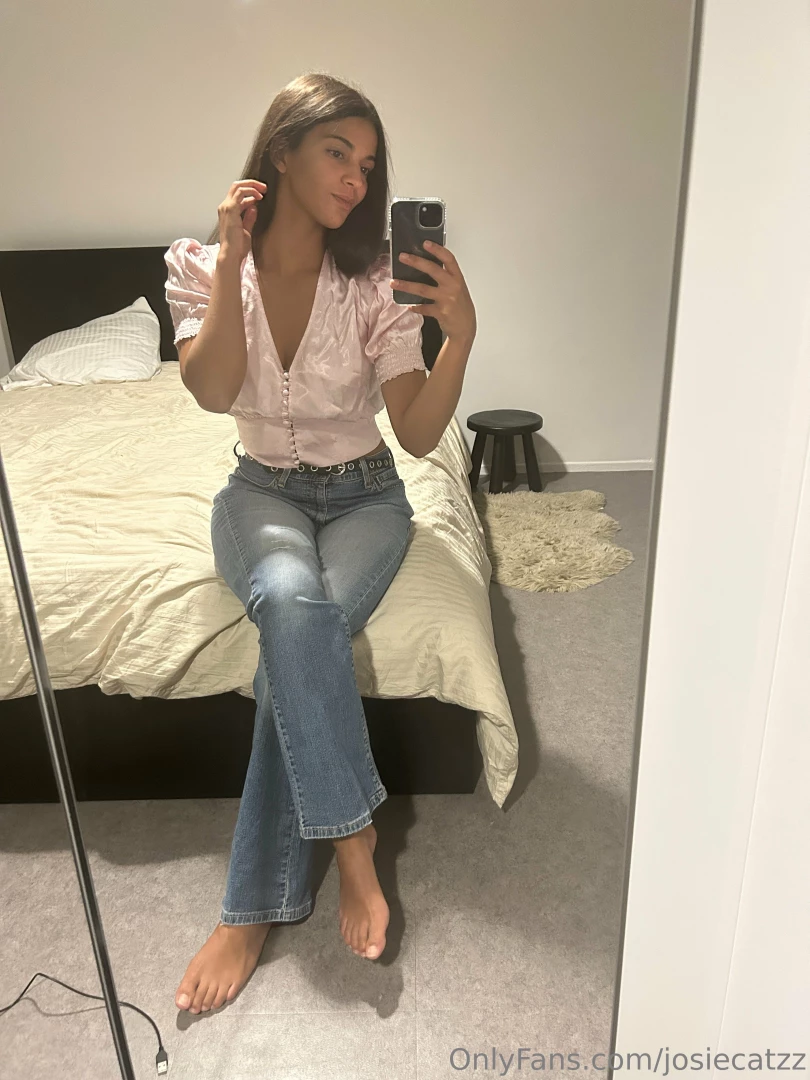My outfit before heading to a meeting 