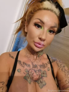 Dress my face