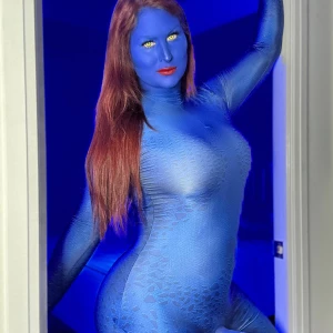 Brand new seduced and dominated by mystique mystique has a powerful