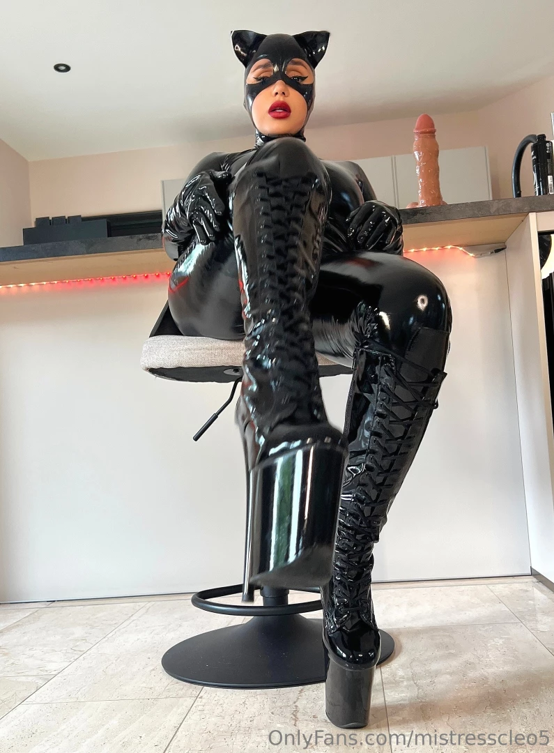 Kneel down and worship my boots clean it with your tongue 