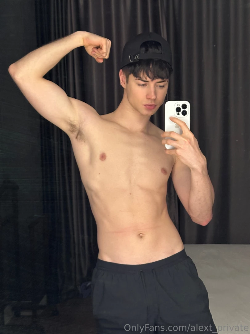 Hru guys im just back from holidays so im ready to chat with u 