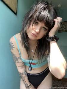 I m horribly sad atm can someone cheer me up
