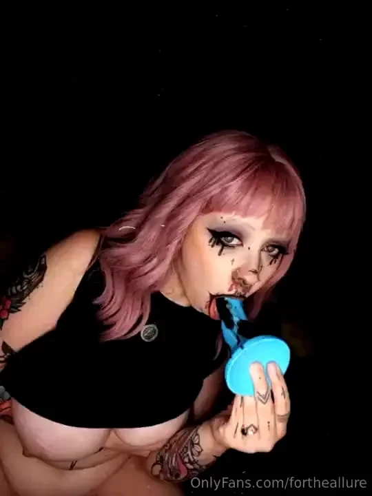 I look so pretty giving head check dms for the full video 