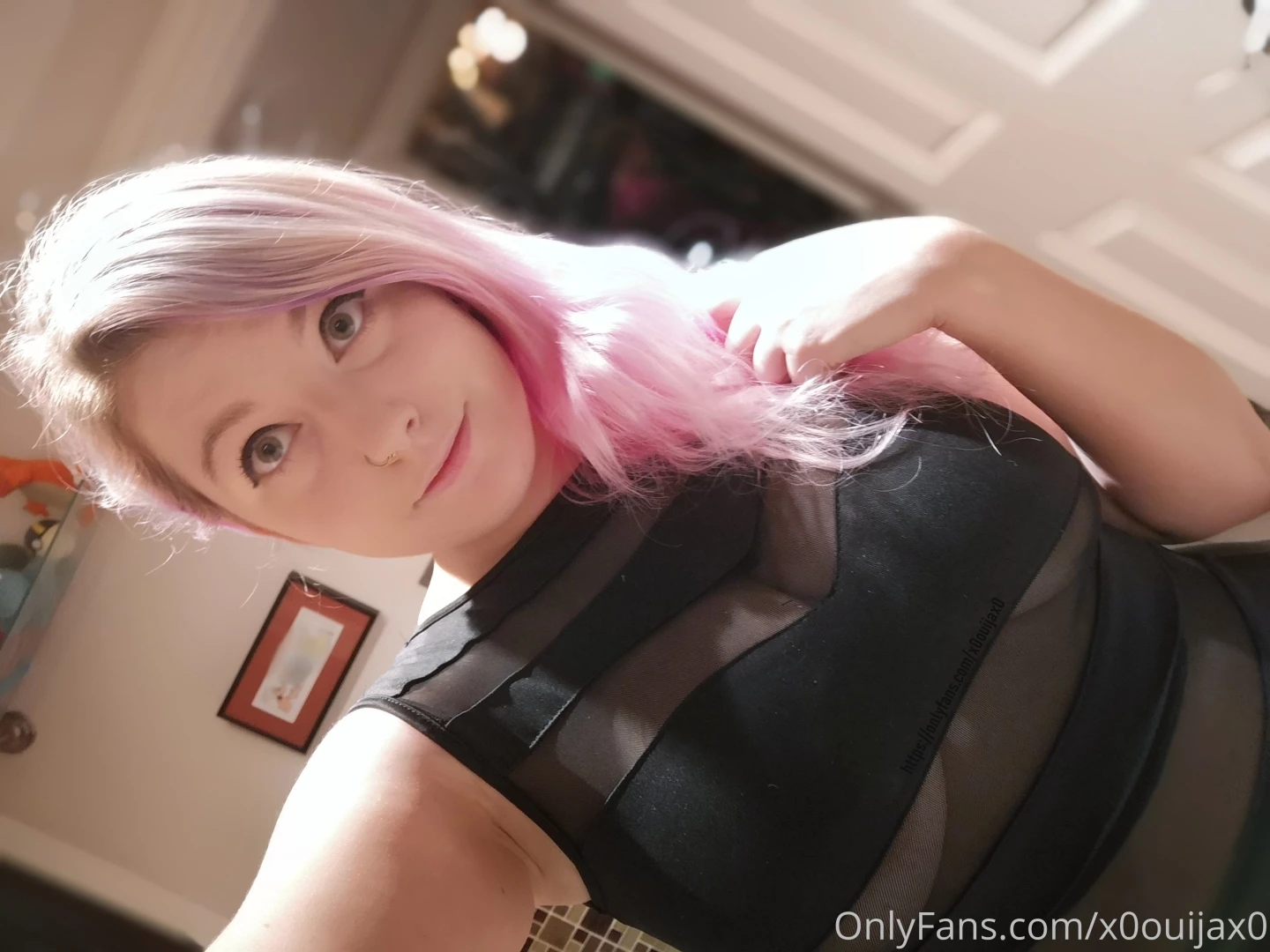 Good morning dear i need your opinion of my cute black dress do you 