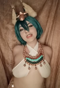 I love this costume so much t t