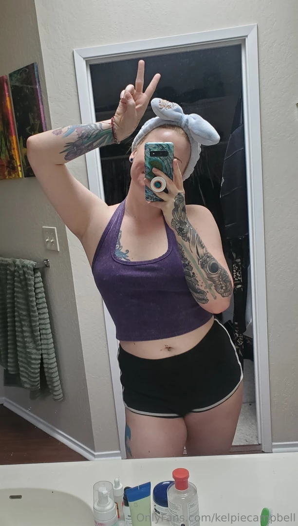 Quick text post swipe to see my muscle tone building you guys are 