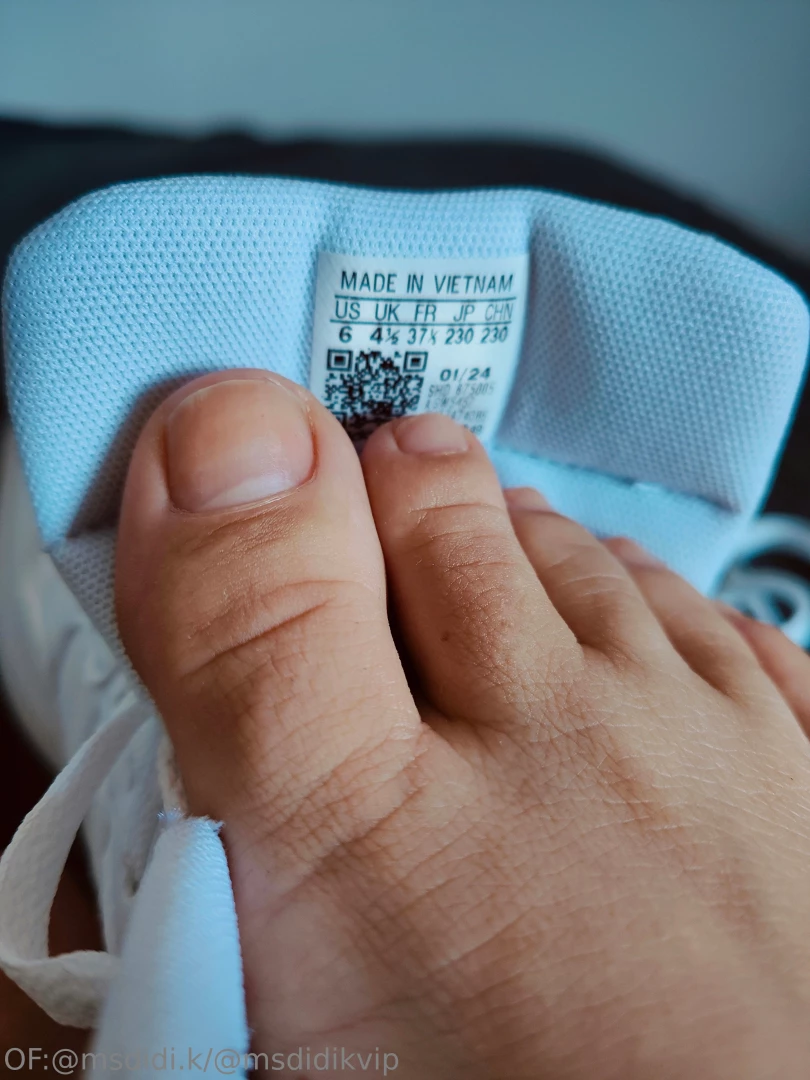 Adidas and nude feet free available on my vip msdidikvip part 1 