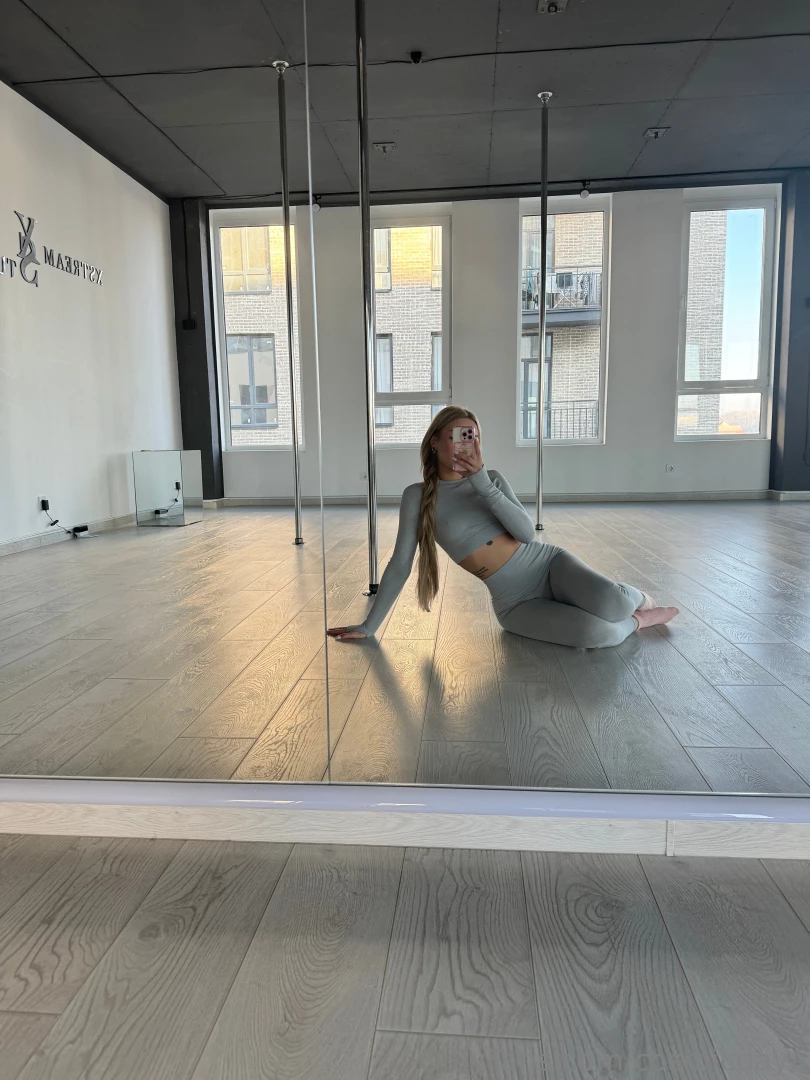 It all started when i stumbled upon a pole dancing class at my local 