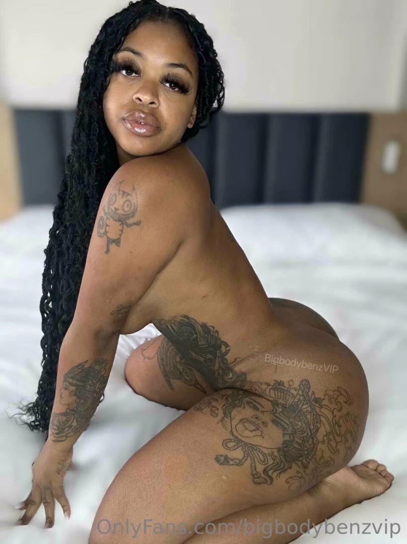 Wanna spank this ass tonight 