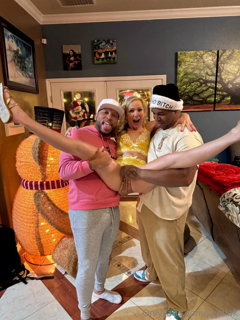 Trying to get your fingers in vs when you get your fingers in no 