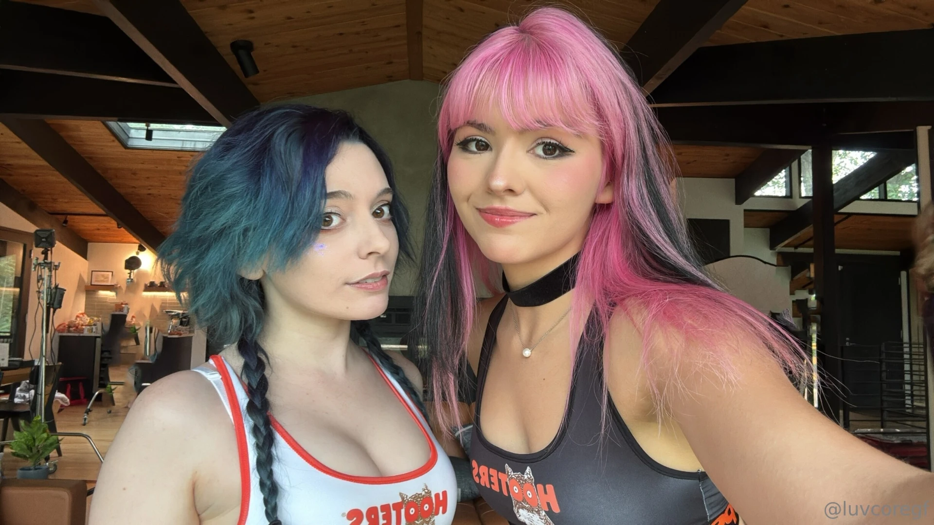 Hooters set today with mayvisalycevip and the girls d 