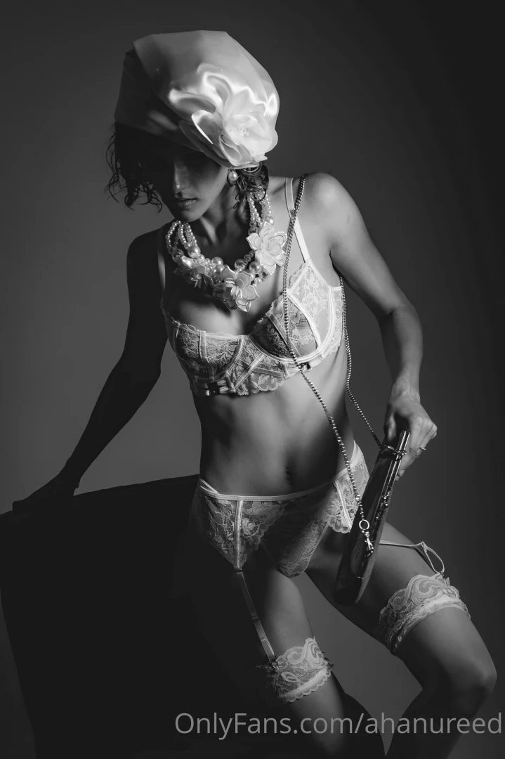 Pretty in black amp white 