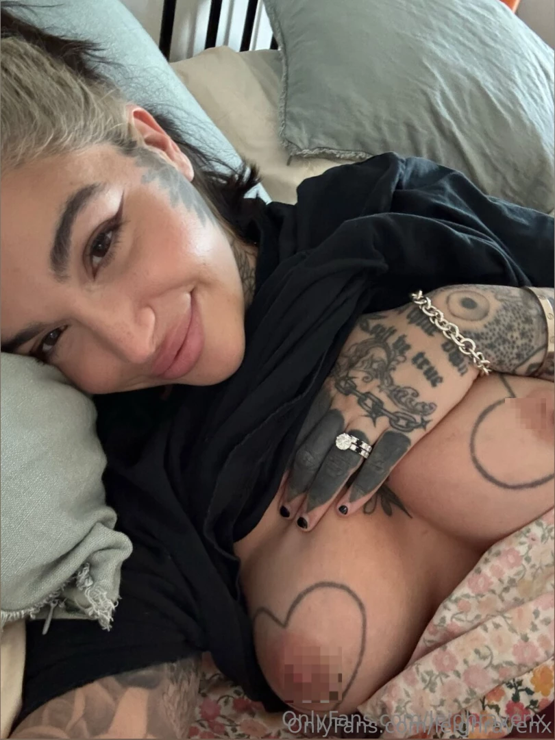I bet even my pixilated tits get you hard 