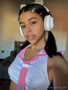 Alishabright is wet right now lusty princess alishabright wants to part 514