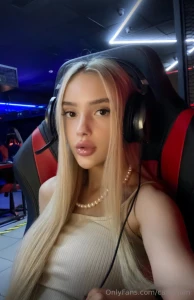 Magic_princess imagine me turning to face you and kissing you just part 7