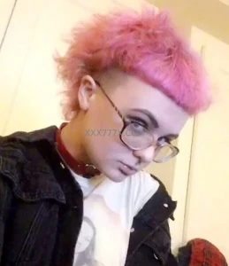 Or do you guys prefer the pink hair