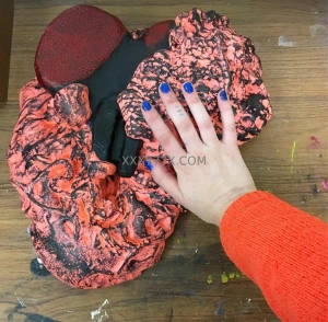 I know a lot of you have a foot fetish but what about a hand fetish part 1