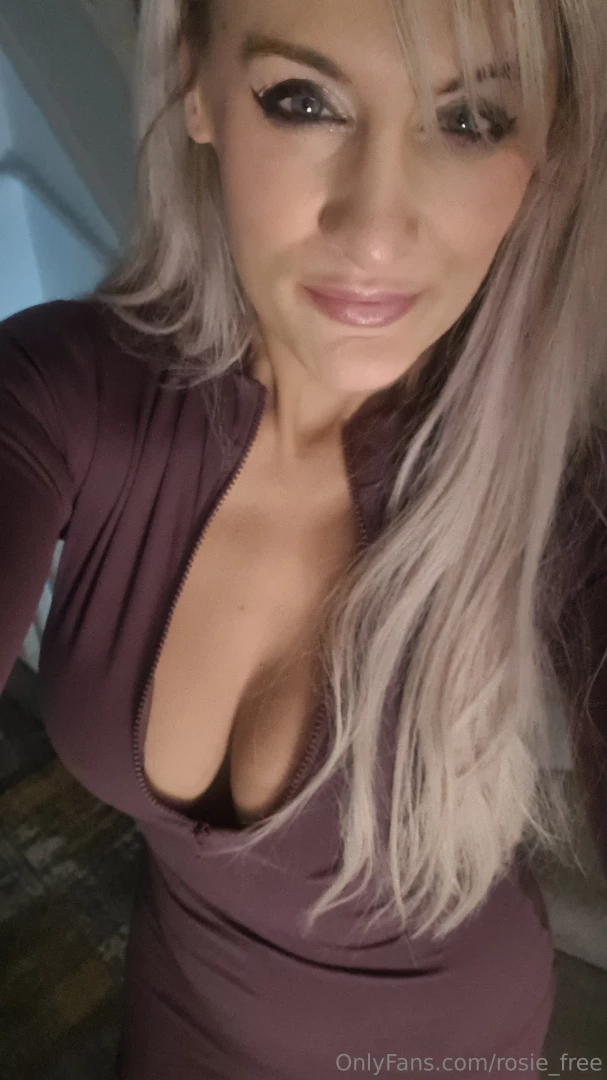 Just logging on early bird stream chaturbate com english_rose__ 