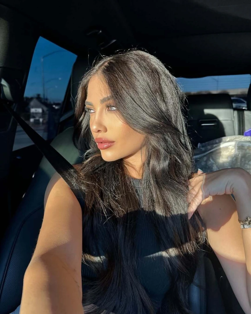 Just here to look pretty and change the music 