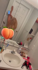 This peach is waiting for you in your dms