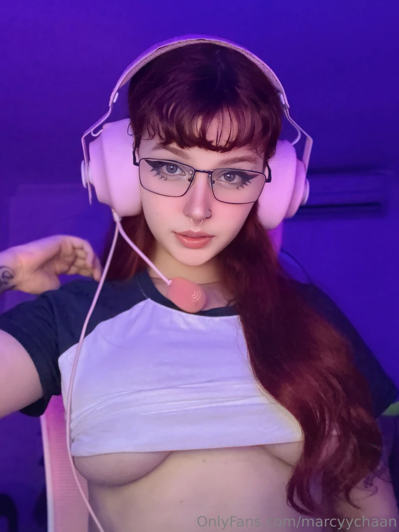 A gamer girl with fast fingers and perfect control oh baby imagine 