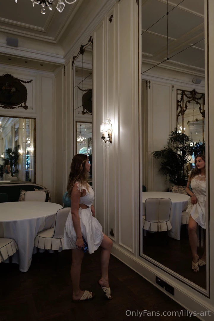 Catching my own reflection and even i can t look away think you can 