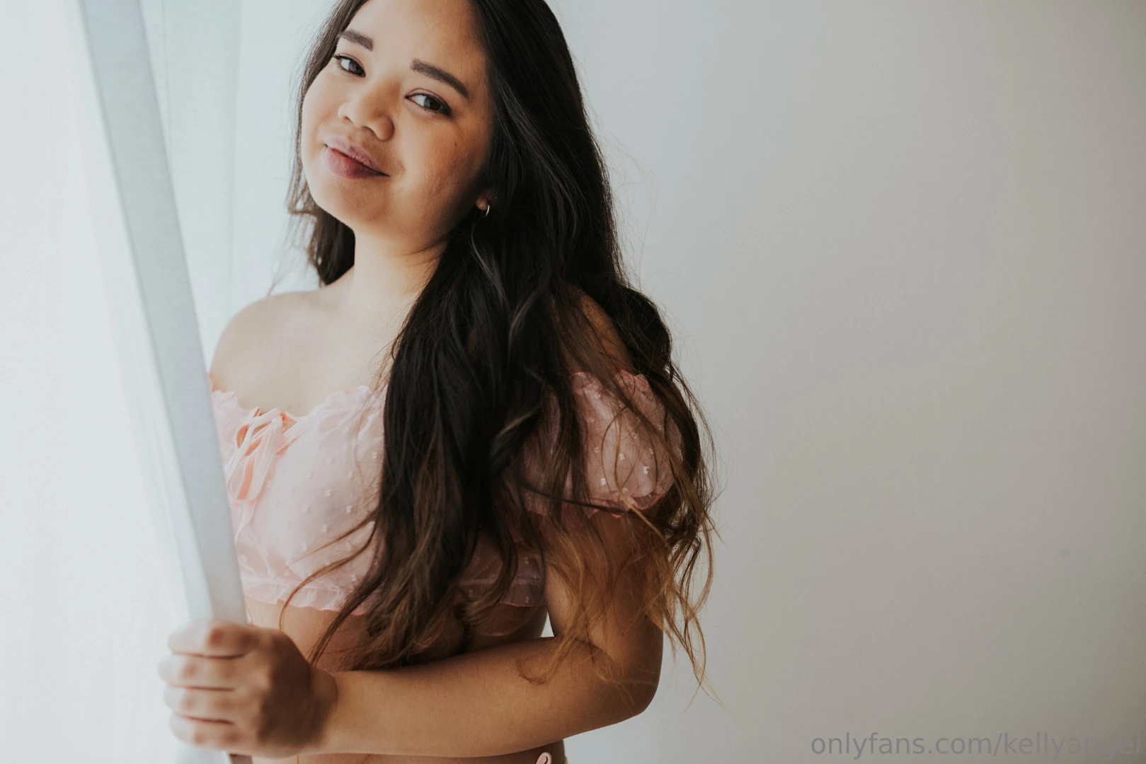 It s my bdayyyy i ll be streaming live at 2pm pst to get some time 