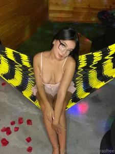 Do you want to help me to cum i am waiting for your dickpic in my dms