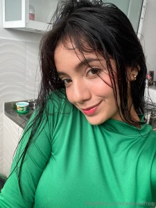 Does this green suit fit my body and my pussy