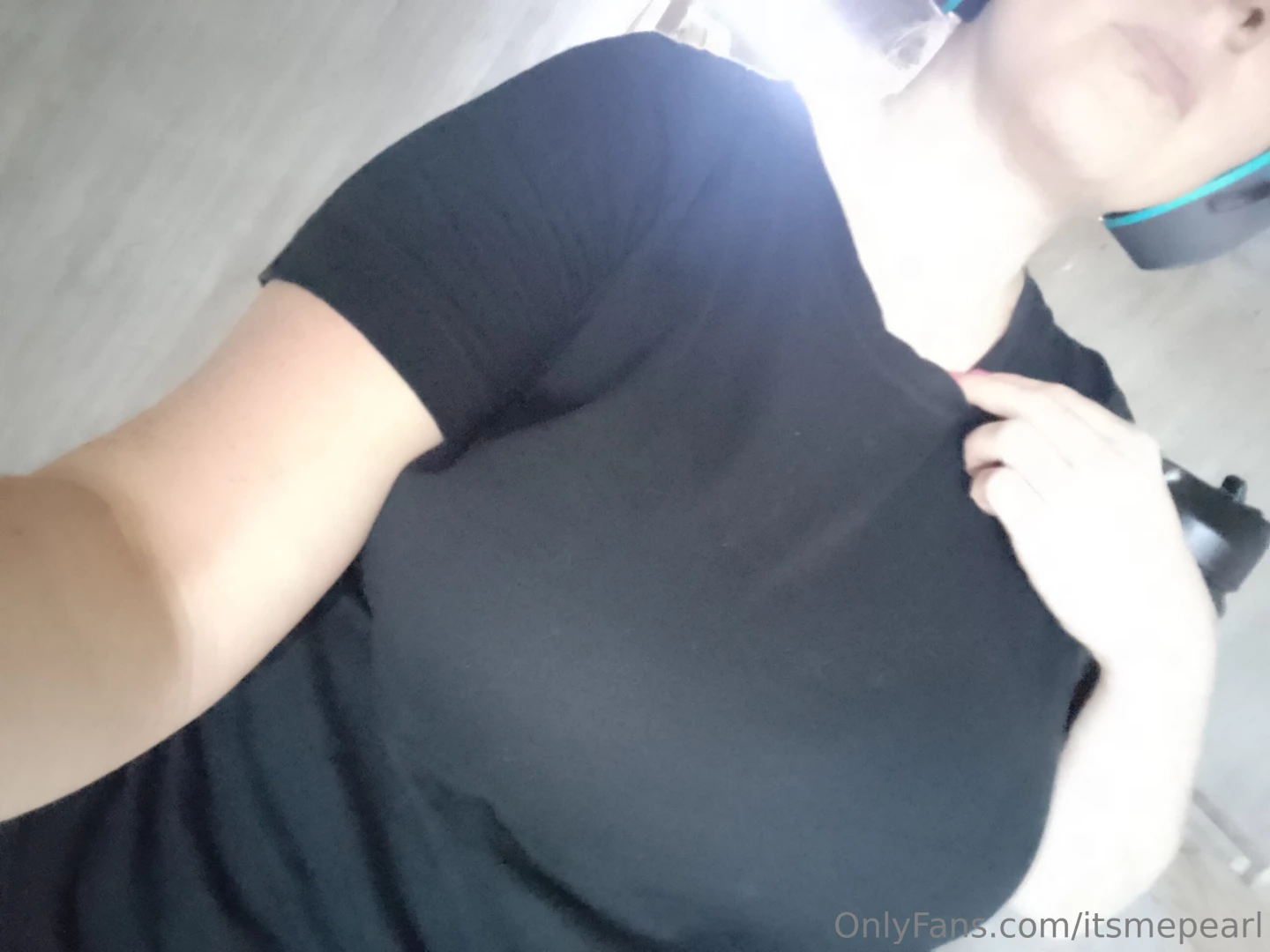 What a beautiful day how are you all pic a boob waiting to be off work 