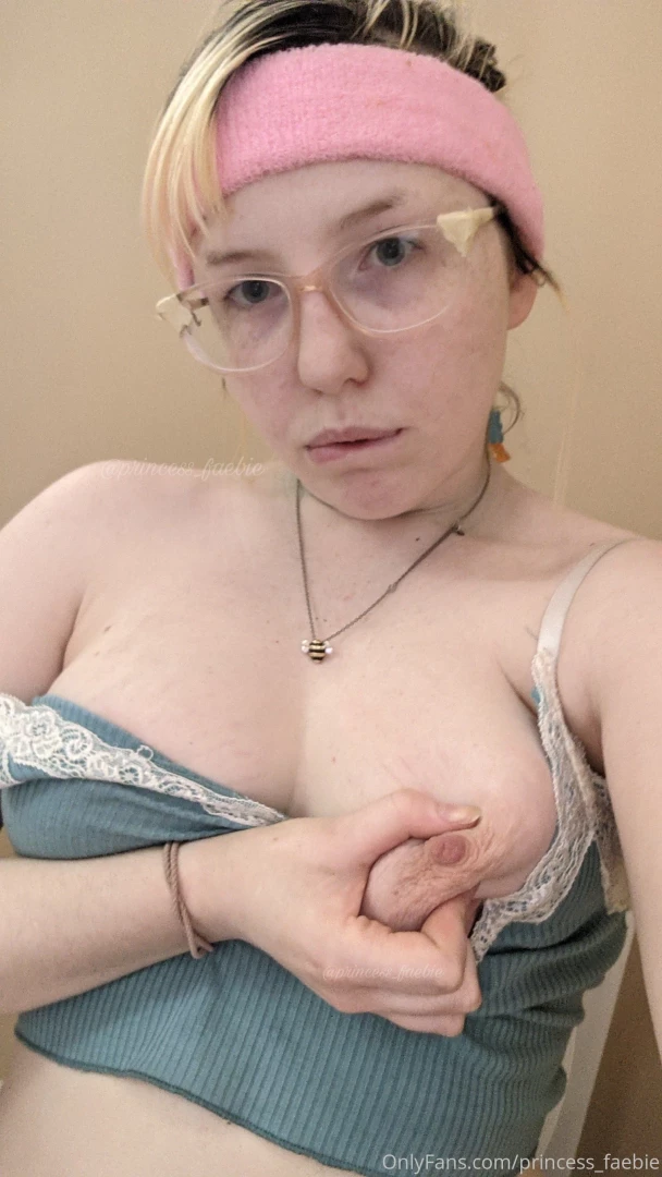 Swipe for tummy hehe 