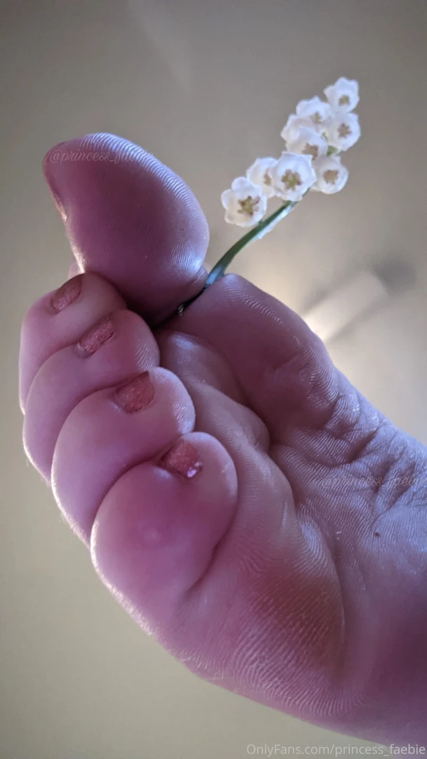 This flower is for u if u can take it with ur tongue 