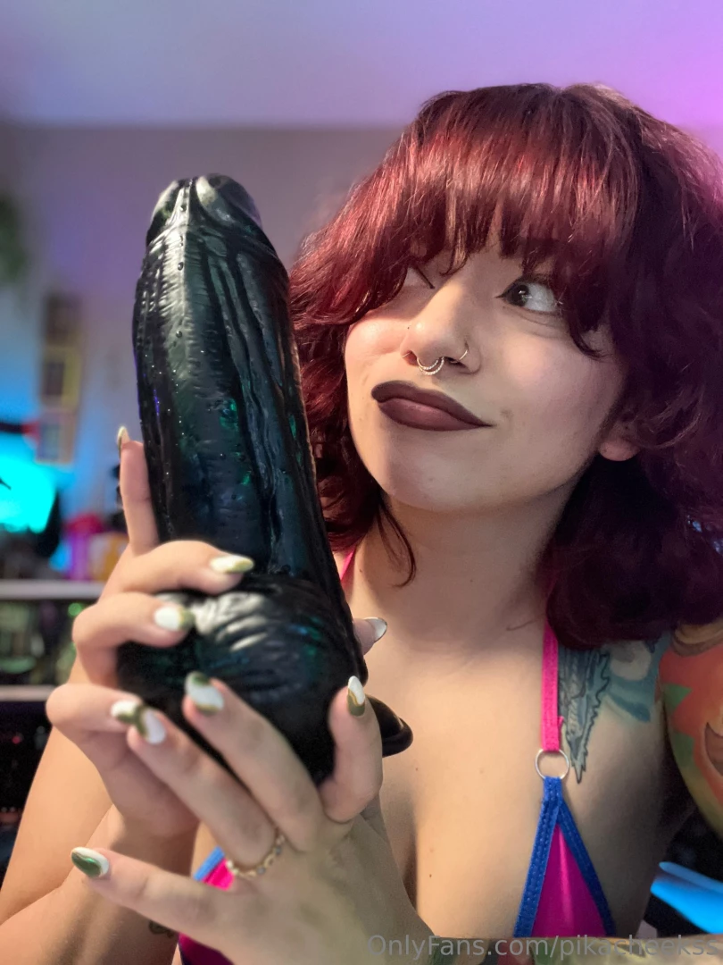 Throwback- 10 inch blowjob watch as i attempt to put my 10 inch dildo 